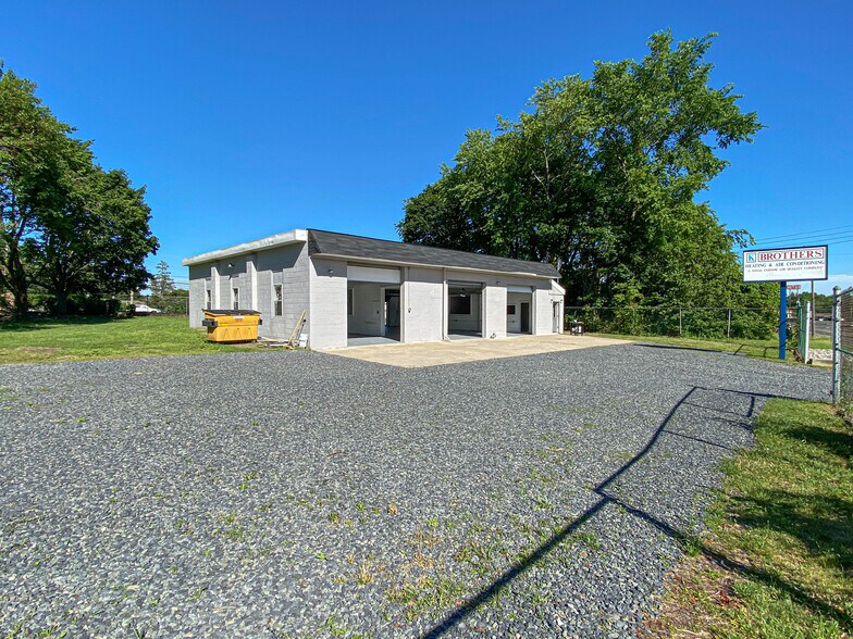 More Photos Of 15 Georgetown Rd, Wrightstown Service For Lease