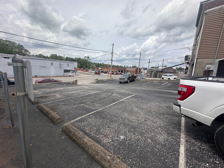 More Photos Of 62 Public Sq, Salem Storefront Retail Office For Sale