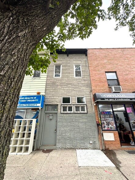Primary Photo Of 251 Graham Ave, Brooklyn Storefront Retail Residential For Sale