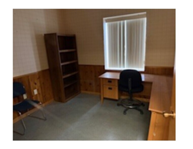 More Photos Of 10812 Mark Twain Rd, West Frankfort Industrial For Sale