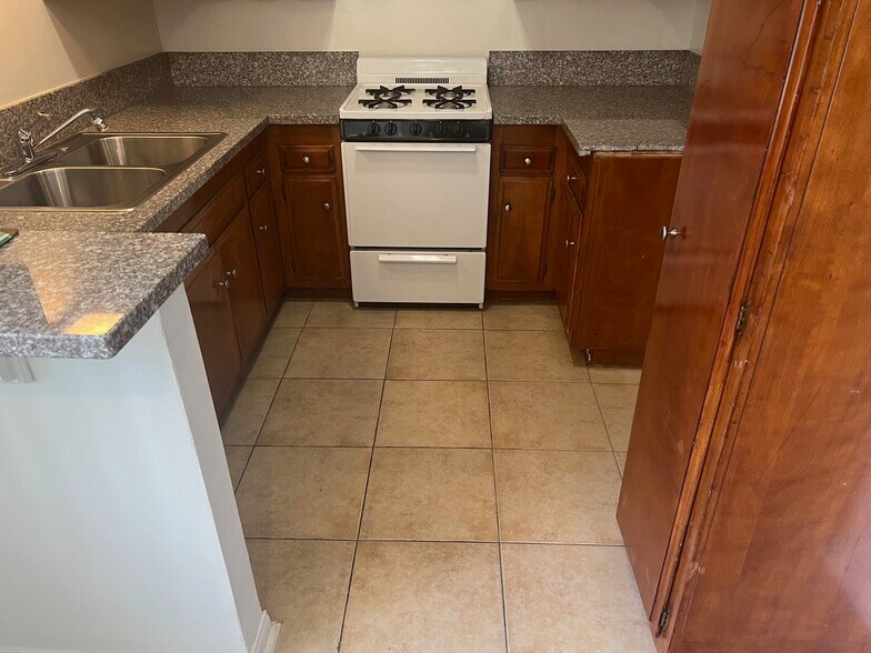 More Photos Of 18350 Napa St, Northridge Apartments For Sale