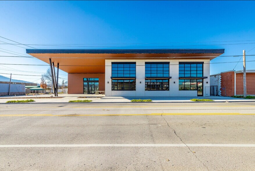 More Photos Of 1607 Central Ave, Chattanooga Storefront For Lease