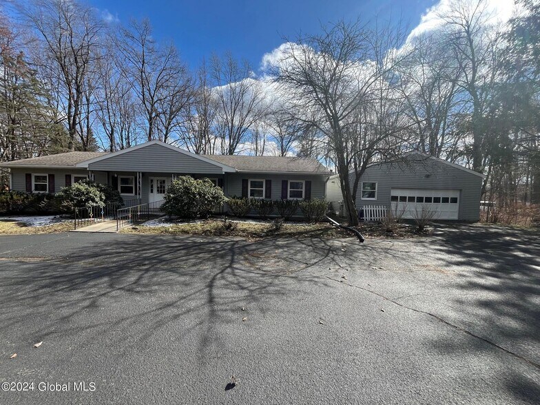 More Photos Of 1612 Crescent Rd, Clifton Park Schools For Sale