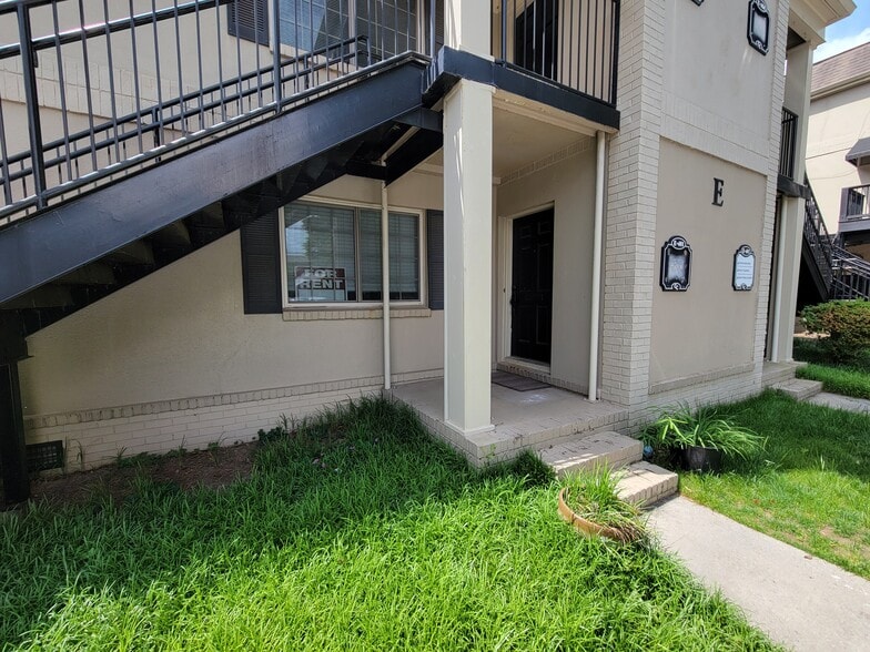 More Photos Of 4651 Roswell Rd NE, Atlanta Office Residential For Lease