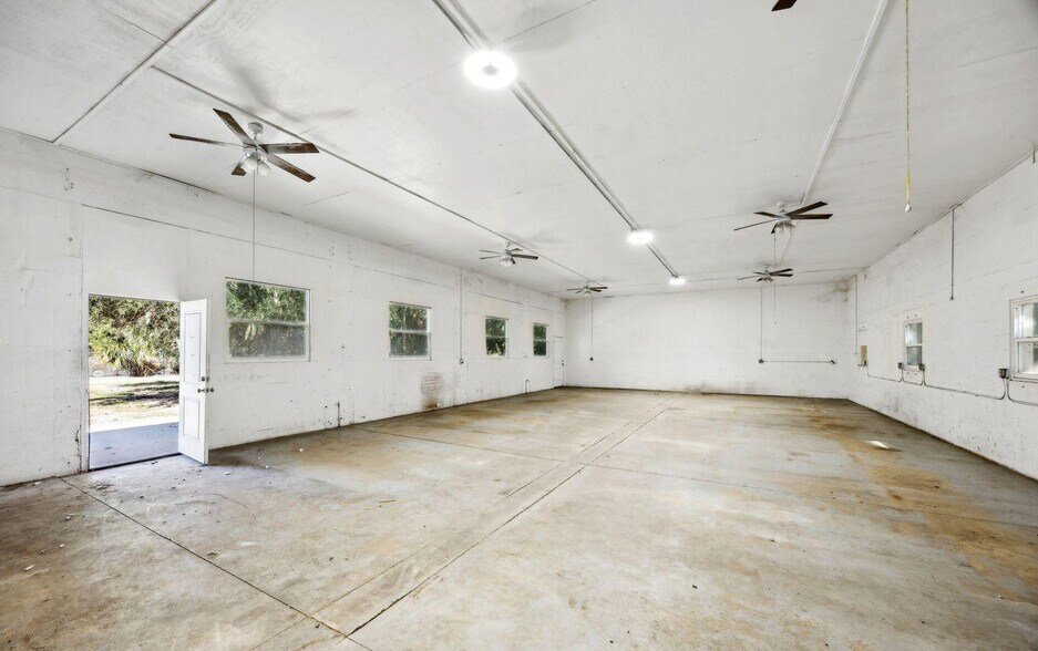 More Photos Of 819 S Moody Rd, Palatka Freestanding For Sale