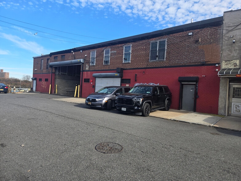 Primary Photo Of 2737 W 23rd St, Brooklyn Warehouse For Lease