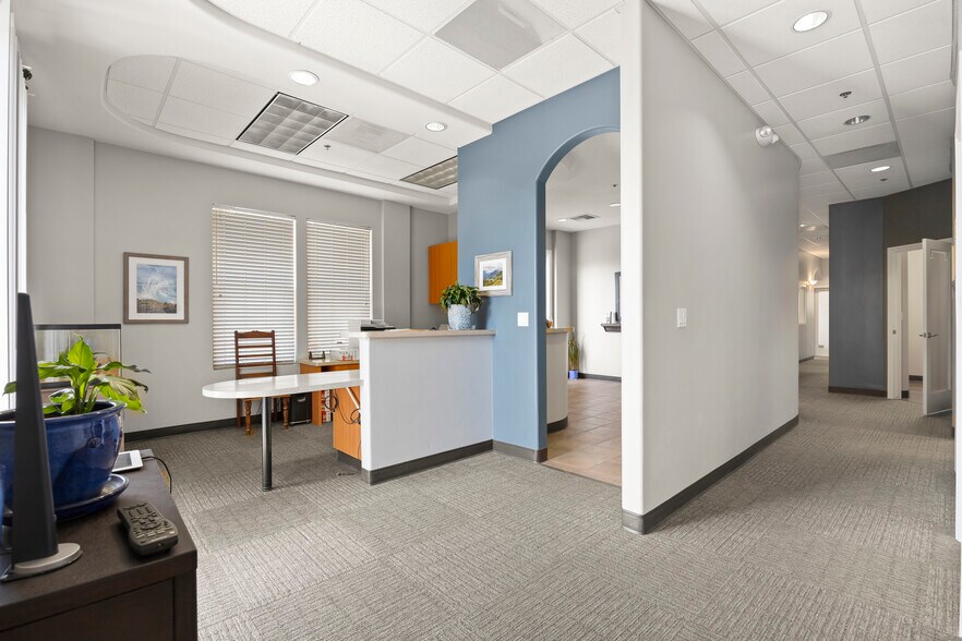 More Photos Of 88 N Oak St, Ventura Loft Creative Space For Sale