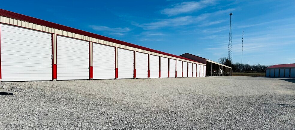 More Photos Of 10510 SE Hwy 7, Clinton Self Storage For Sale