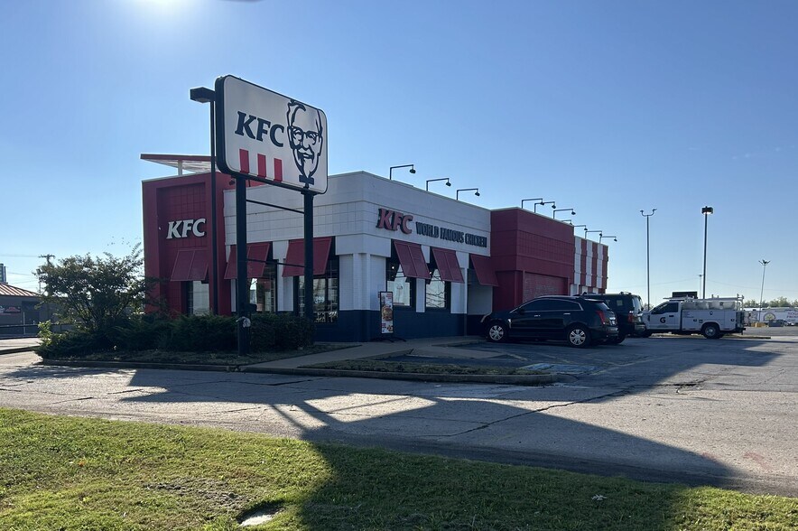 More Photos Of 11104 E 21st St, Tulsa Fast Food For Sale