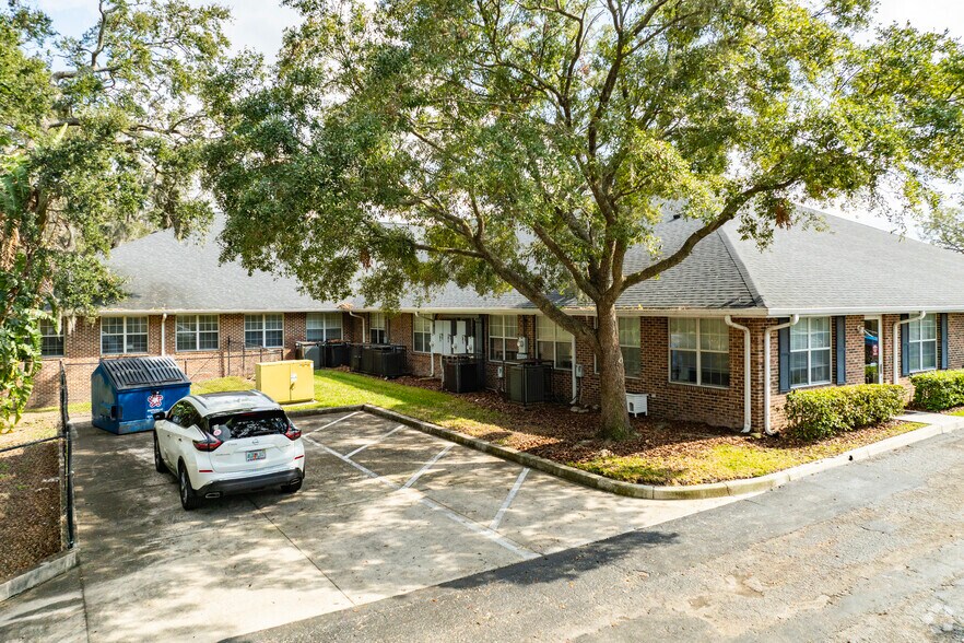 More Photos Of 313 W Fletcher Ave, Tampa Office For Lease