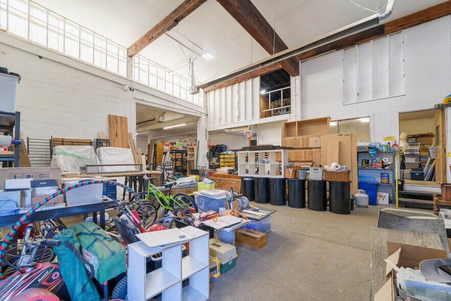 More Photos Of 2150 Cross St, Eugene Service For Lease