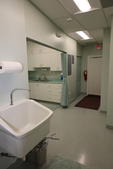 More Photos Of 4799 N Federal Hwy, Boca Raton Medical For Lease