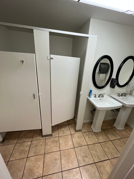 More Photos Of 595 W Lambert Rd, Brea Loft Creative Space For Lease