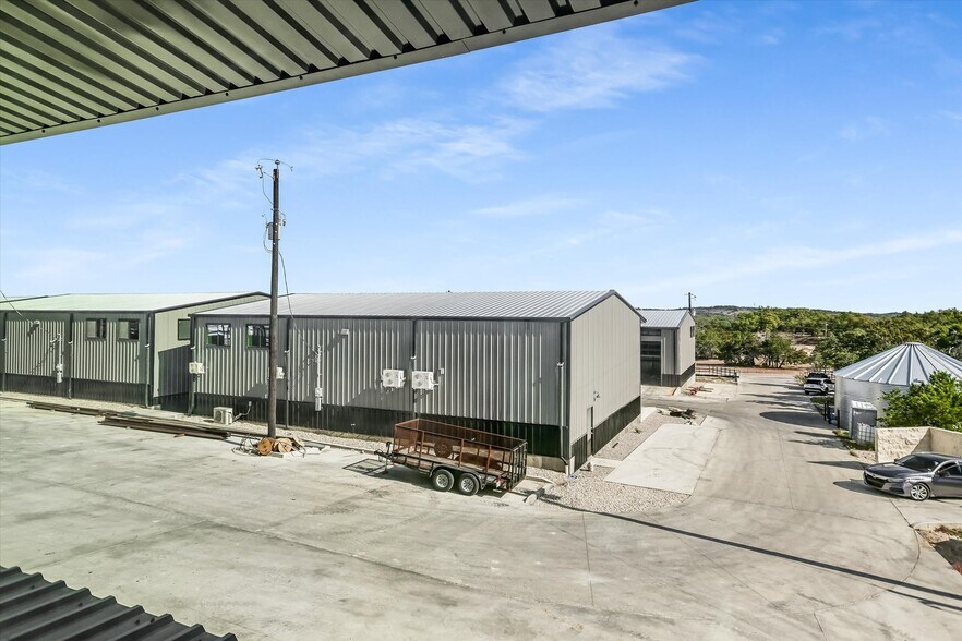 More Photos Of 451 Farrell Rd, Dripping Springs Light Distribution For Sale