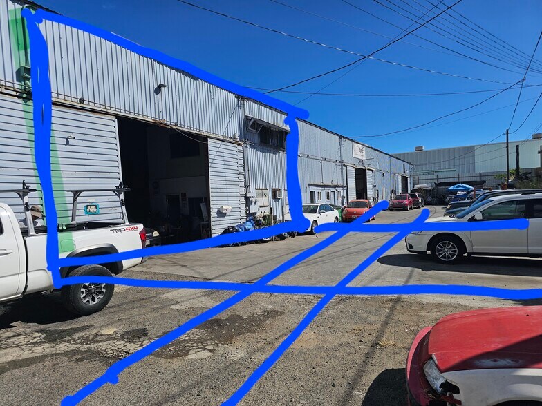 More Photos Of 2847 Awaawaloa St, Honolulu Industrial For Sale