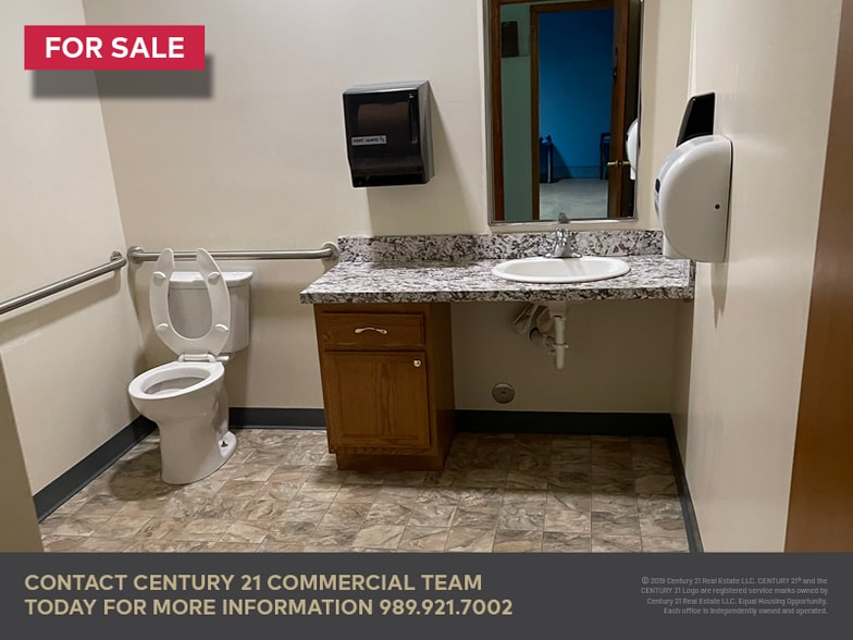 More Photos Of 3949 N River Rd, Freeland Office For Sale