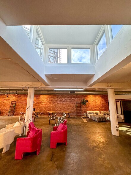 More Photos Of 3139-3141 Olive St, Saint Louis Office For Lease