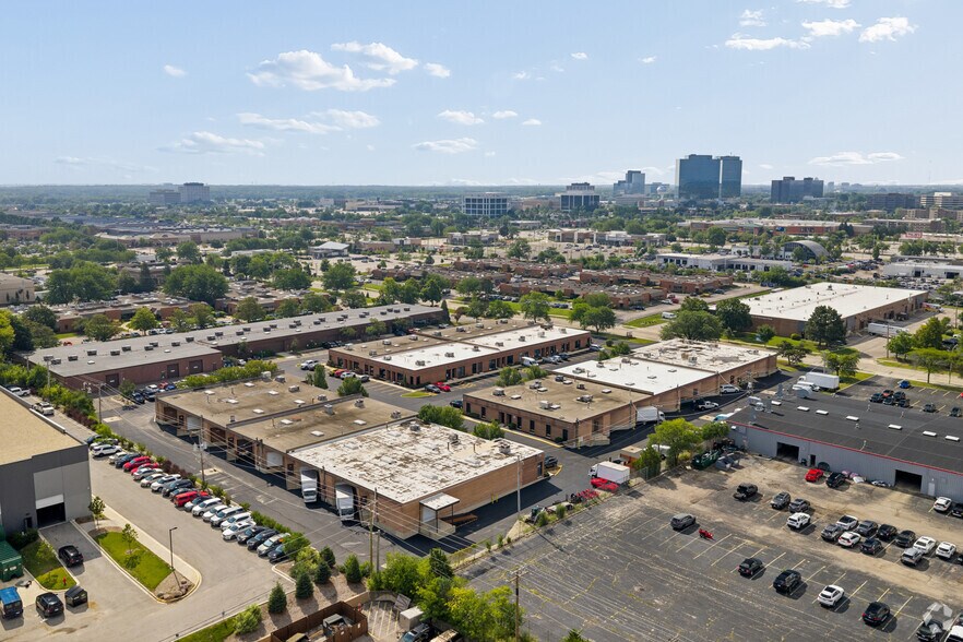 More Photos Of 1200-1258 Remington Rd, Schaumburg Light Distribution For Lease