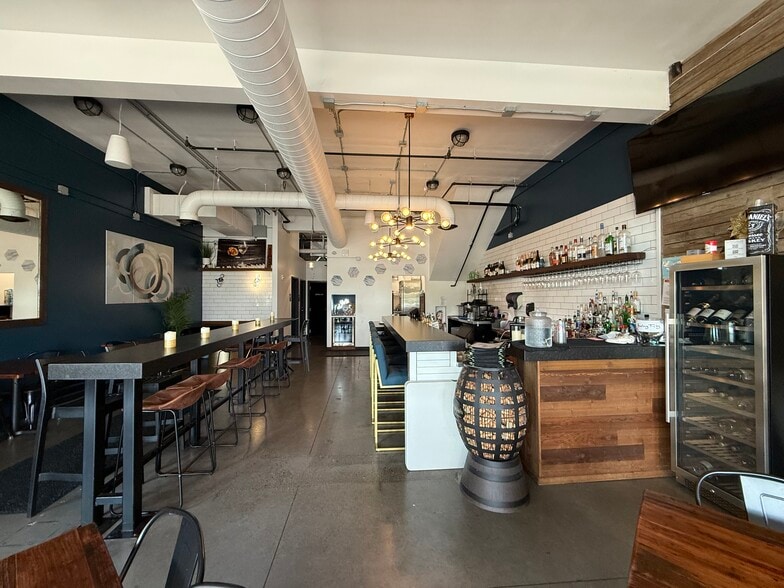 More Photos Of 3602 NW 119th St, Vancouver Storefront Retail Residential For Lease