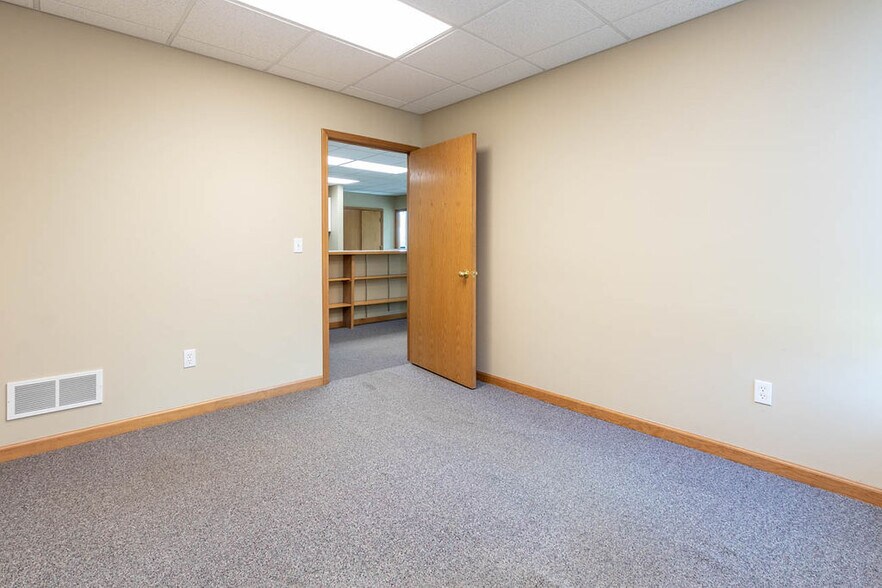 More Photos Of 42 Professional Pky, Lockport Medical For Sale