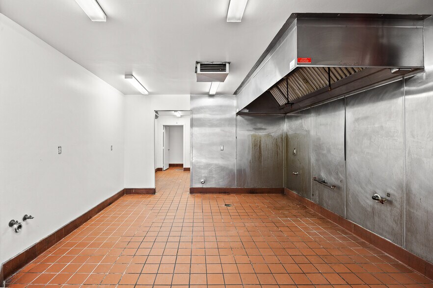 More Photos Of 13215 Paramount Blvd, South Gate Freestanding For Sale