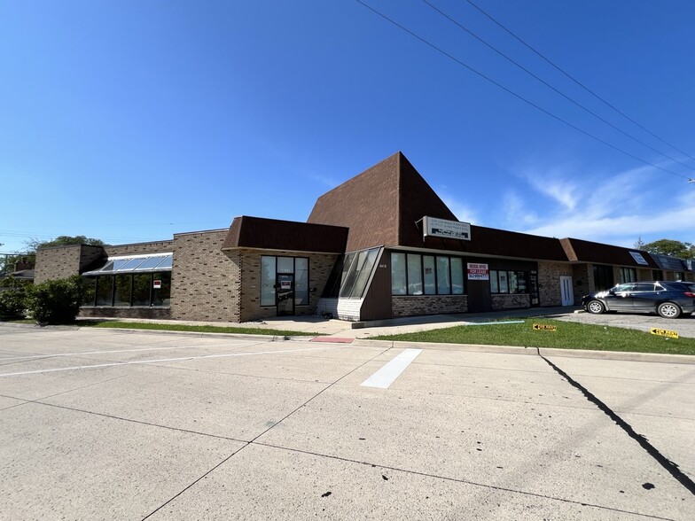 Primary Photo Of 22001-22027 Kelly Rd, Eastpointe Office For Lease