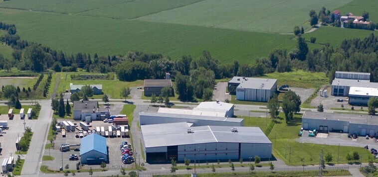 Primary Photo Of 1037 Boul Industriel, Granby Distribution For Sale