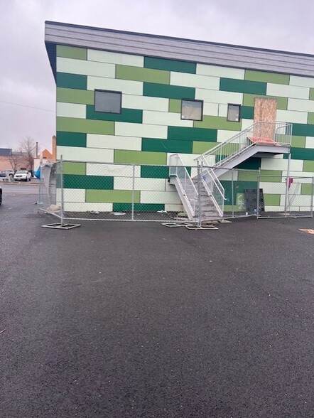 More Photos Of 1421 N Division St, Spokane General Retail For Sale