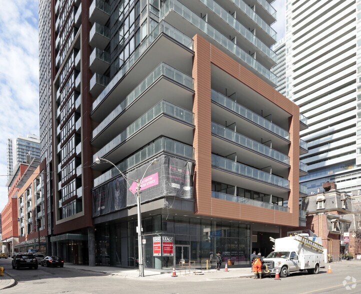 More Photos Of 8 Mercer St, Toronto Apartments For Lease