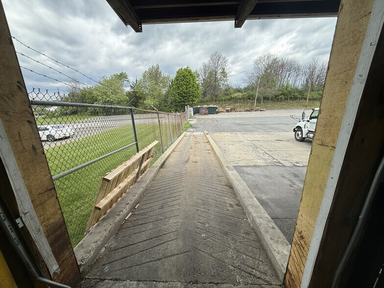 More Photos Of 18 Stone Castle Rd, Rock Tavern Truck Terminal For Sale