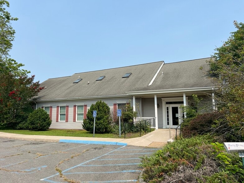 More Photos Of 4064 James Madison Hwy, Fork Union Medical For Sale