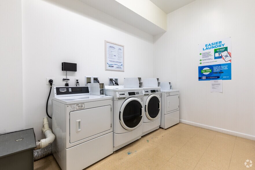 More Photos Of 221 Glen St, Glens Falls Apartments For Lease