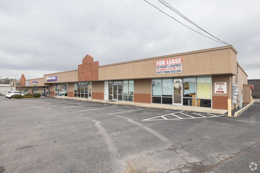 Primary Photo Of 3891-3925 Brashers Chapel Rd, Guntersville General Retail For Lease