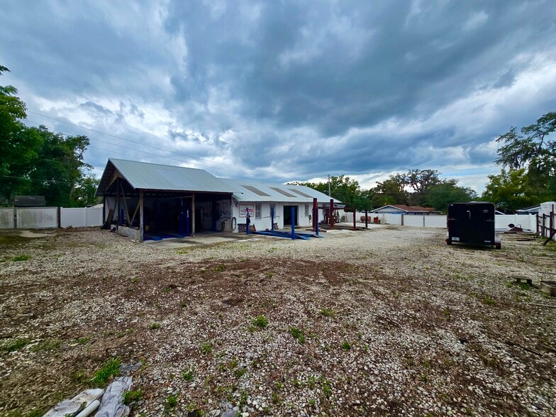 More Photos Of 1310 E 1st Ave, Mount Dora Auto Repair For Lease