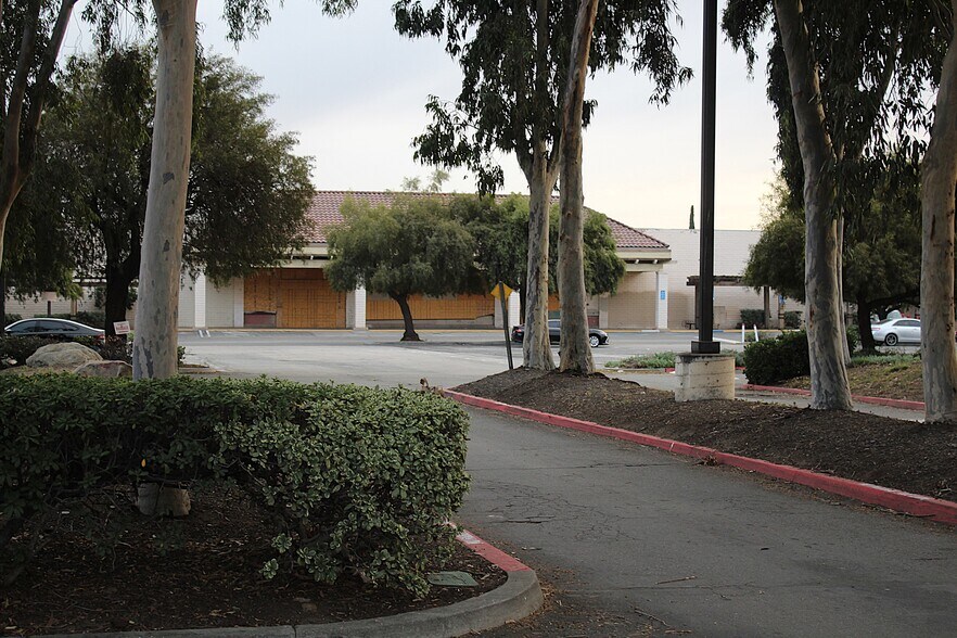 More Photos Of 24595 Alessandro Blvd, Moreno Valley Supermarket For Lease