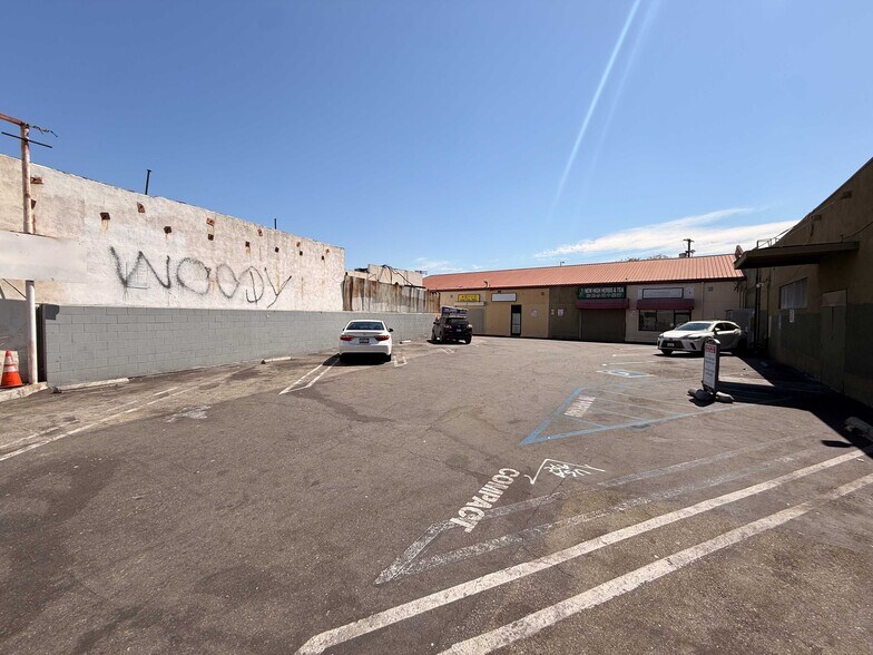 More Photos Of 715 New High St, Los Angeles General Retail For Sale