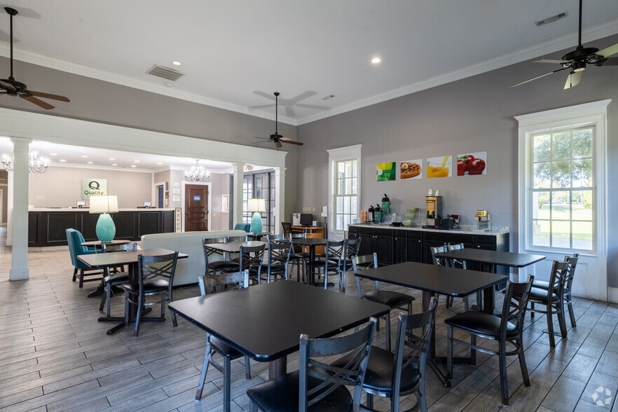More Photos Of 8929 Old Number Six Hwy, Santee Hotel For Sale