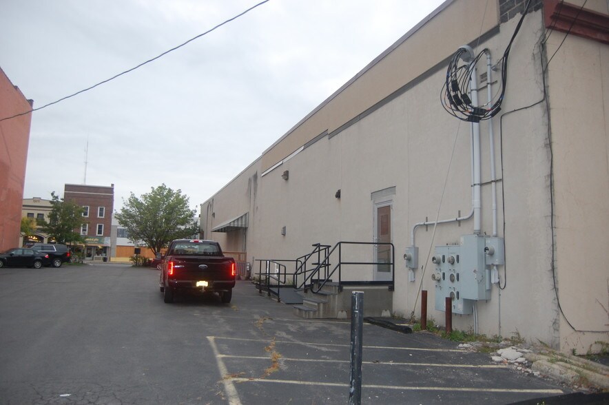 More Photos Of 405 Exchange St, Geneva Storefront For Sale