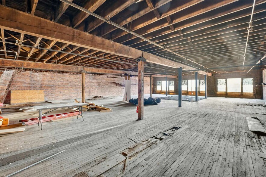 More Photos Of 610 Monroe St, Toledo Storefront Retail Residential For Sale