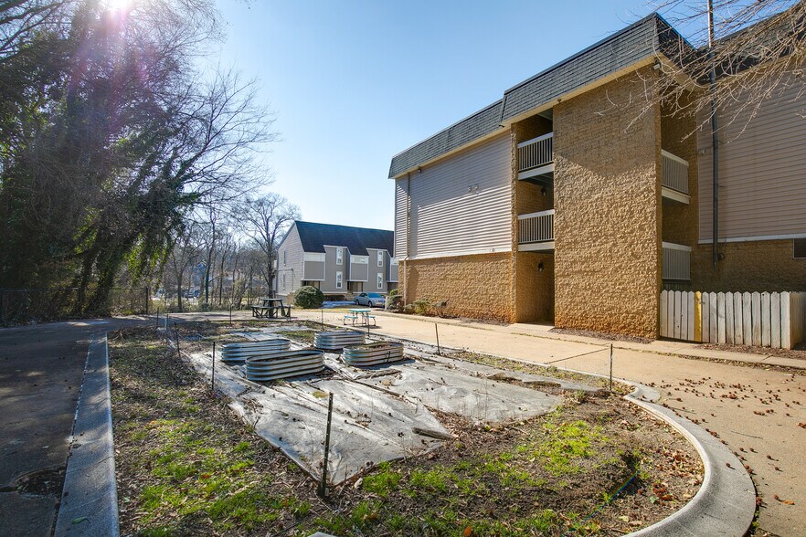 More Photos Of 3900 Forest Hill Ave, Richmond Apartments For Sale