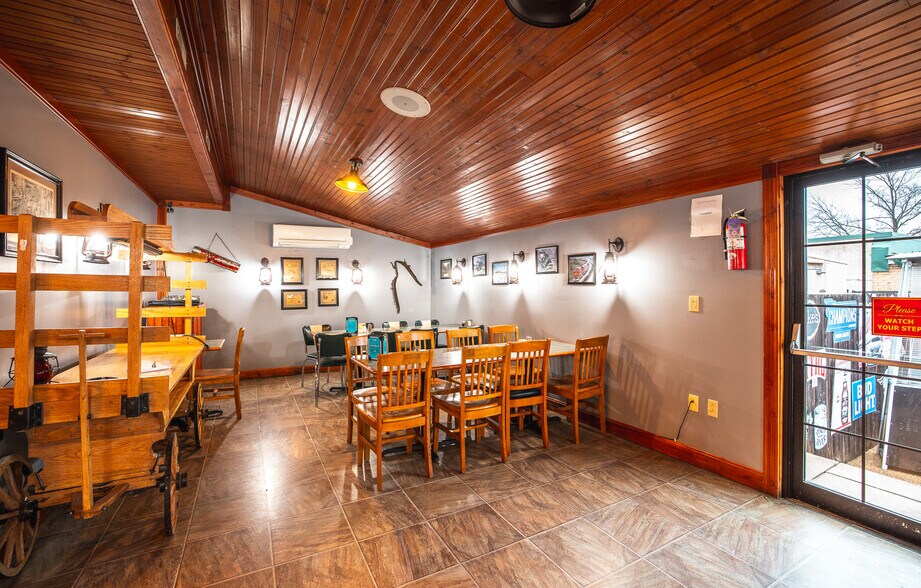 More Photos Of 121 S Smith St, Cuba Restaurant For Sale