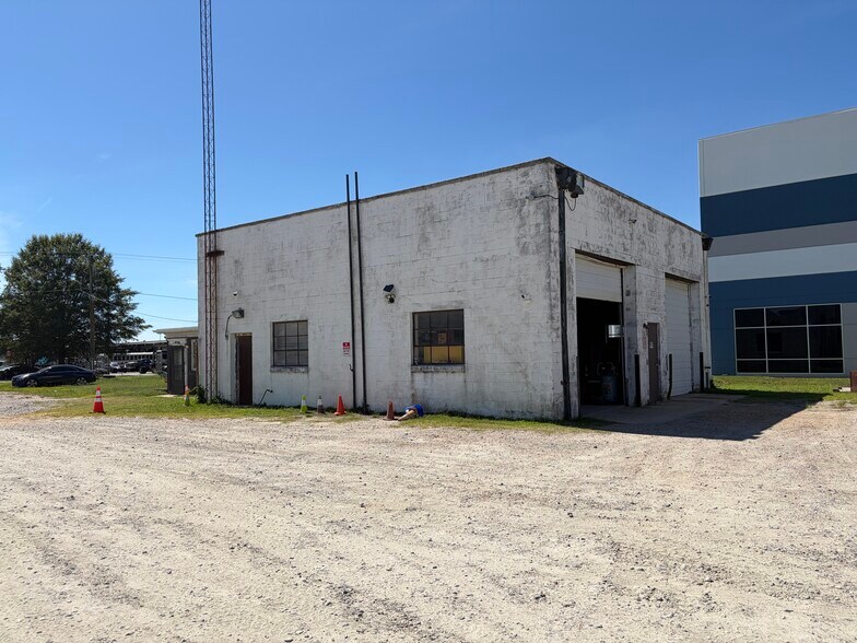 More Photos Of 5720 Bayside Rd, Virginia Beach Service For Lease