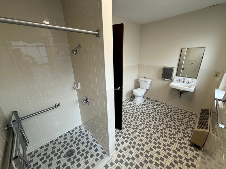 More Photos Of 1709 Shields Ave, Saint Paul Apartments For Sale