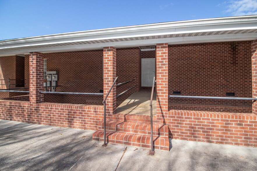 More Photos Of 314 E Main St, Rockwell Medical For Lease