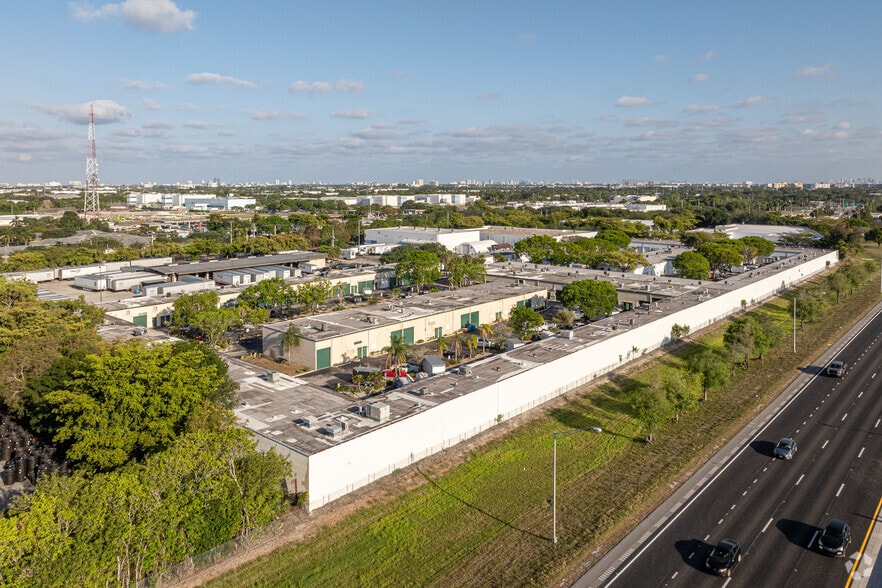 More Photos Of 1769-1791 Blount Rd, Pompano Beach Warehouse For Sale