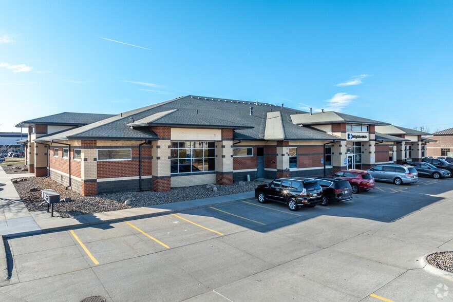 Primary Photo Of 40-64 E Hickman Rd, Waukee Medical For Sale