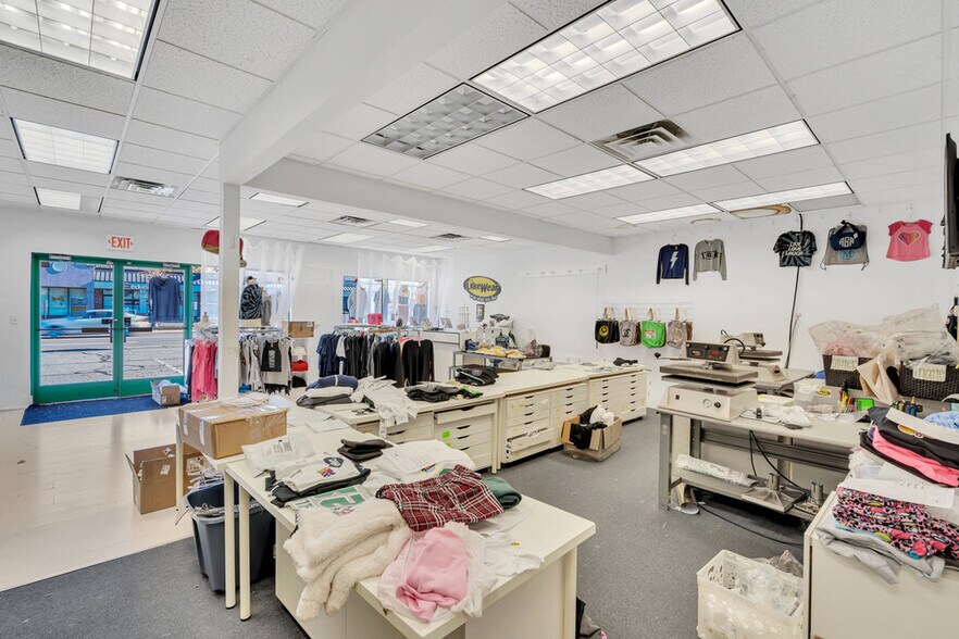 More Photos Of 142 S Livingston Ave, Livingston Unknown For Lease