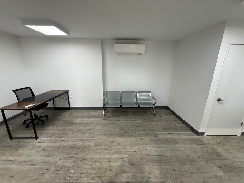More Photos Of 221 Baker Rd, Houston Manufacturing For Lease