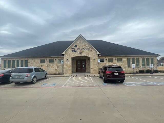 More Photos Of 925 Hilltop Dr, Weatherford Medical For Lease