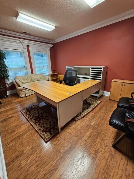 More Photos Of 500 W Lanier Ave, Fayetteville Office For Sale